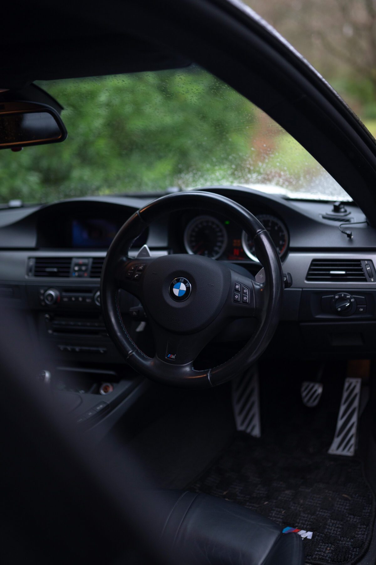 Win This E92 BMW M3 + £2,000 - Image 8